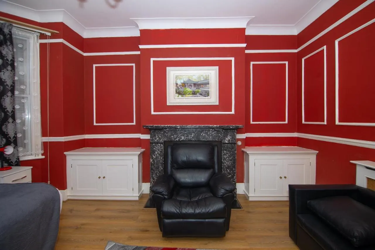 Victorian Woods Bnb Ilford Bed & Breakfast