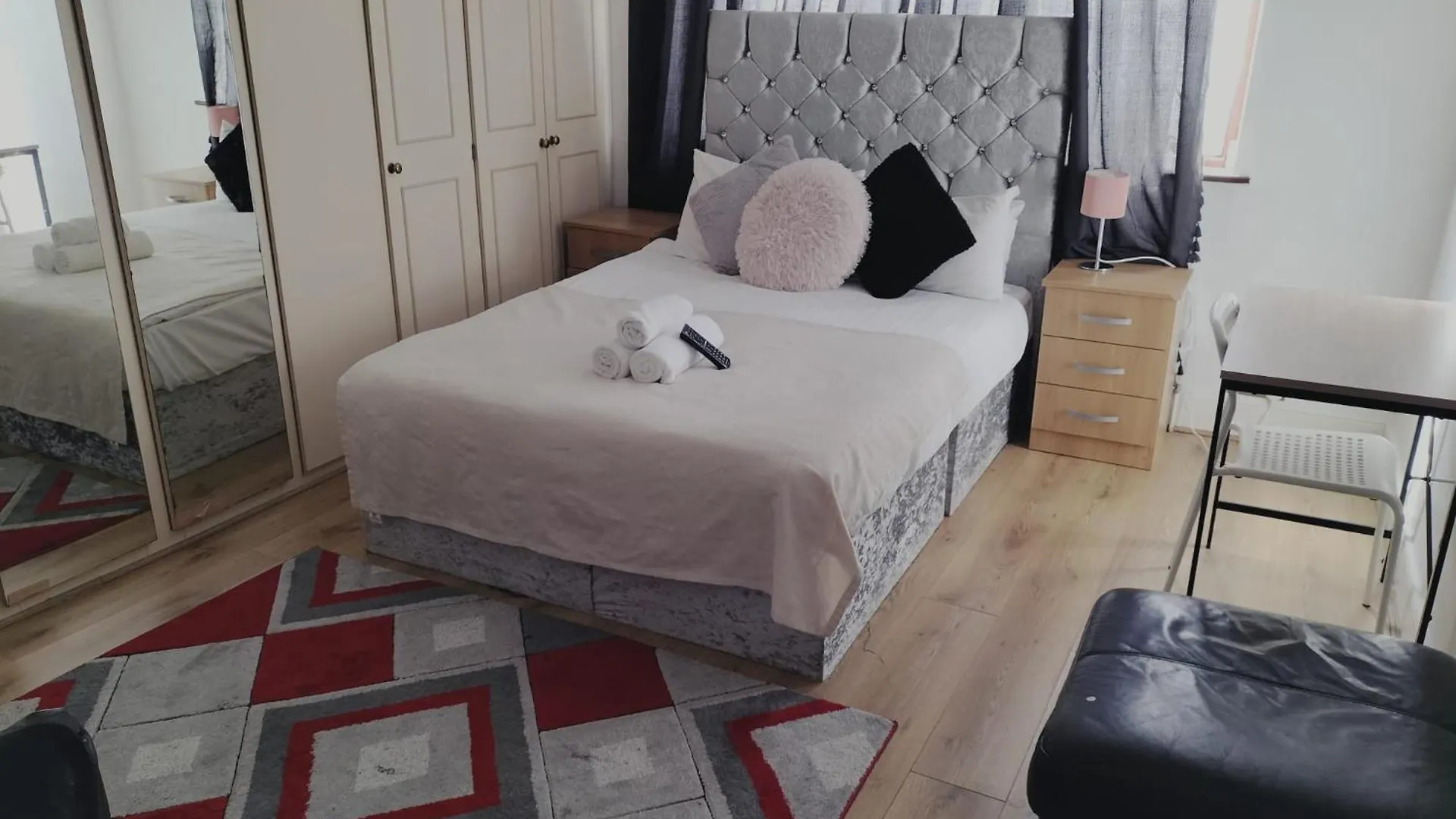 Victorian Woods Bnb Ilford Bed & Breakfast